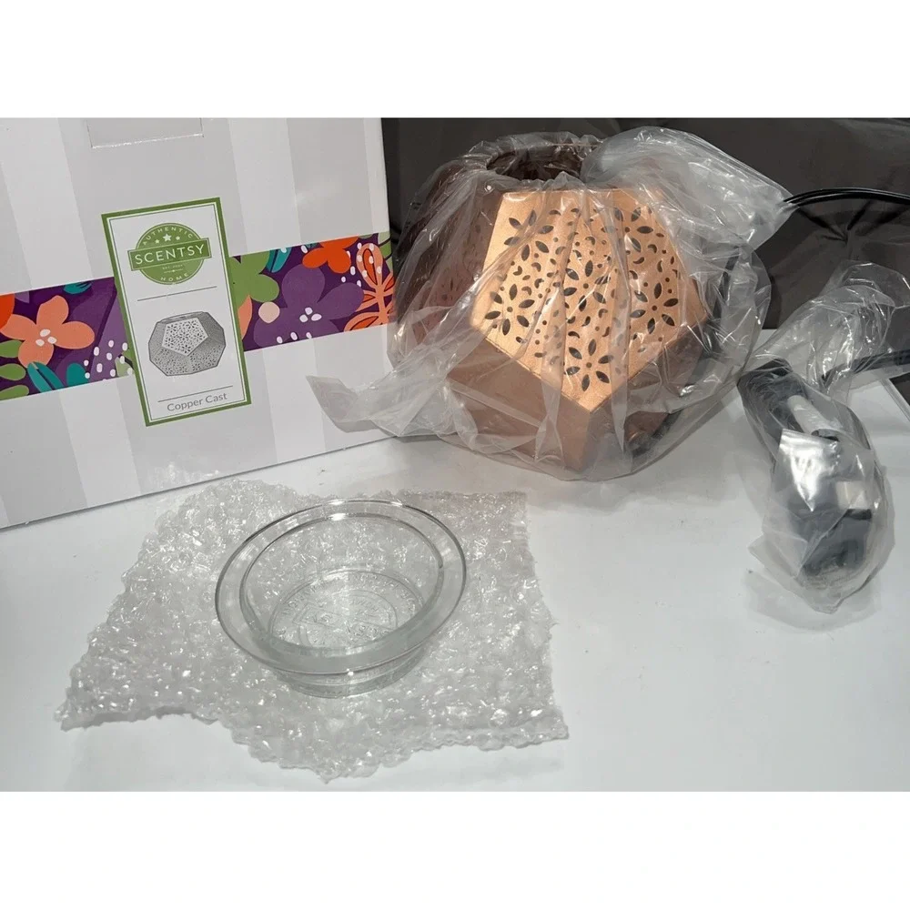 Scentsy Home Wax Warmer Copper Cast‎ Metal w/ Cutouts New in Box Geometric
